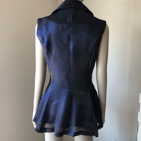 Vintage 90’s vest with ruffle bottom - Picture 2 of 4